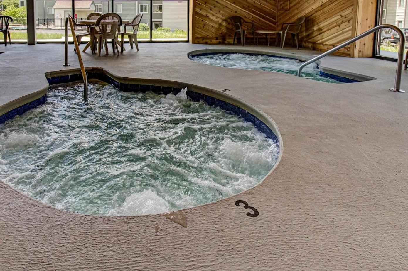 Wow Views!!-Mountain Escape-Outdoor Pool-Close To Downtown-Wifi-Cable-Private Balcony 蓋特林堡 外观 照片